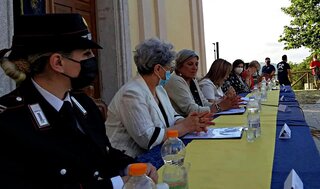 Le donne della Fidapa al tavolo della presidenza